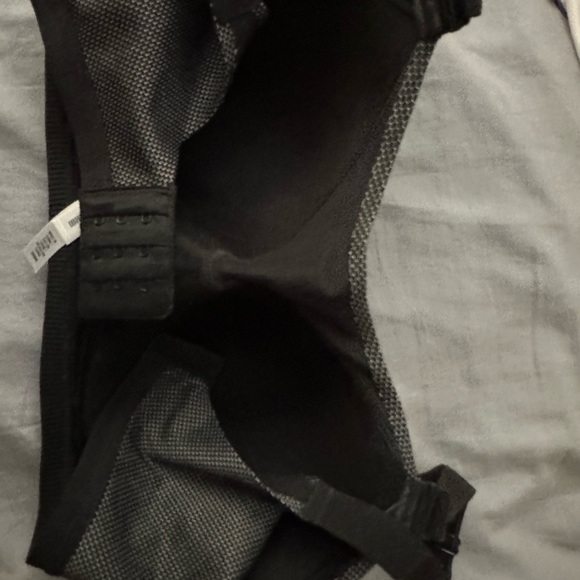 Sports bra - Victoria Secret - Picture 2 of 2